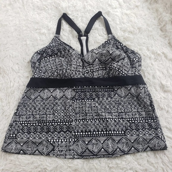 Kona Sol black Aztec and Geometric Swimsuit top - Picture 1 of 8
